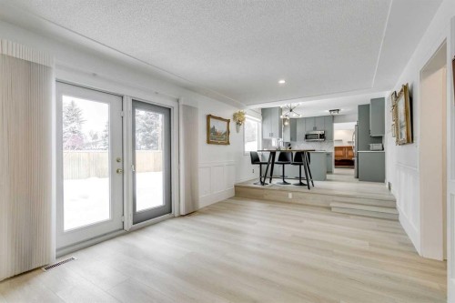 432 129 Avenue Se, Calgary, AB - Indoor Photo Showing Other Room