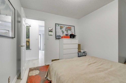 432 129 Avenue Se, Calgary, AB - Indoor Photo Showing Bedroom