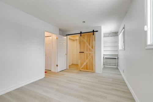 432 129 Avenue Se, Calgary, AB - Indoor Photo Showing Other Room