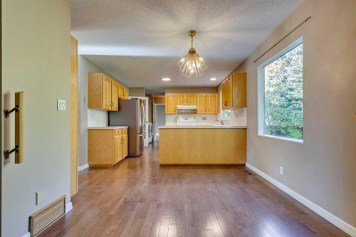 1257 Varsity Estates Road Nw, Calgary, AB - Indoor Photo Showing Kitchen