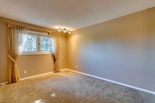 1257 Varsity Estates Road Nw, Calgary, AB - Indoor Photo Showing Other Room