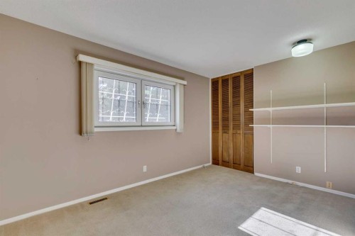 1257 Varsity Estates Road Nw, Calgary, AB - Indoor Photo Showing Other Room