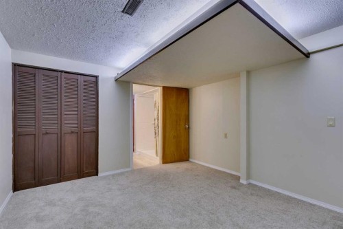 1257 Varsity Estates Road Nw, Calgary, AB - Indoor Photo Showing Other Room