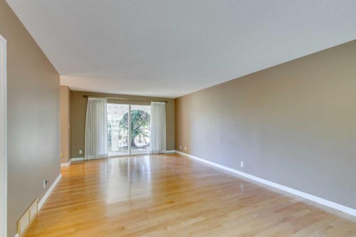 1257 Varsity Estates Road Nw, Calgary, AB - Indoor Photo Showing Other Room