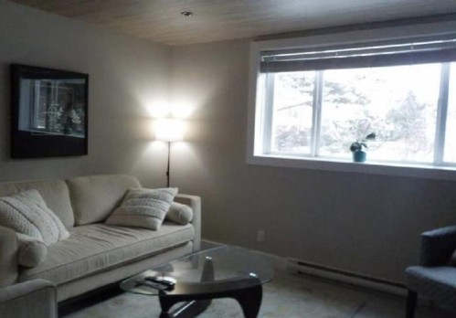 103-2303 17A Street Sw, Calgary, AB - Indoor Photo Showing Living Room