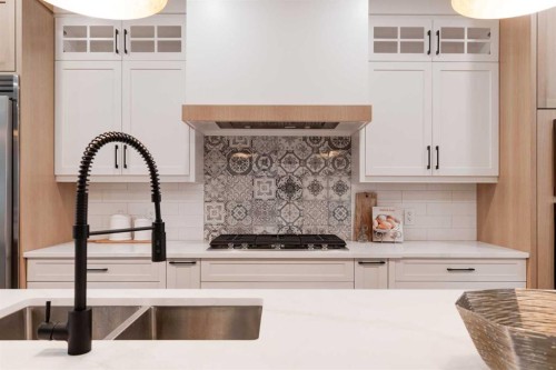 2810 35 Street Sw, Calgary, AB - Indoor Photo Showing Kitchen