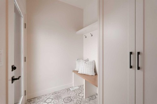 2810 35 Street Sw, Calgary, AB - Indoor Photo Showing Other Room