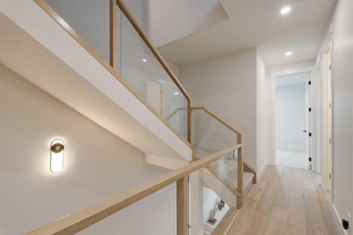 2810 35 Street Sw, Calgary, AB - Indoor Photo Showing Other Room