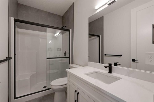2810 35 Street Sw, Calgary, AB - Indoor Photo Showing Bathroom