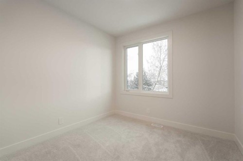 2810 35 Street Sw, Calgary, AB - Indoor Photo Showing Other Room