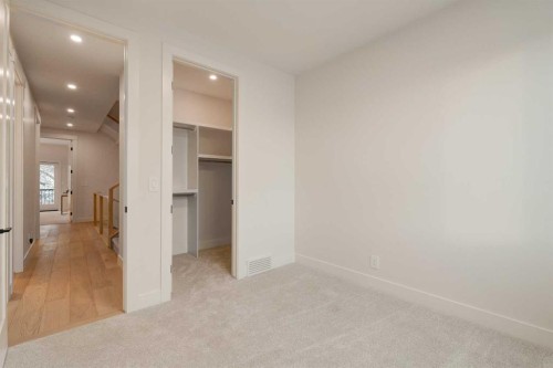 2810 35 Street Sw, Calgary, AB - Indoor Photo Showing Other Room