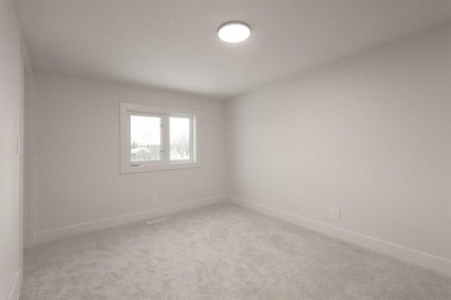 2810 35 Street Sw, Calgary, AB - Indoor Photo Showing Other Room