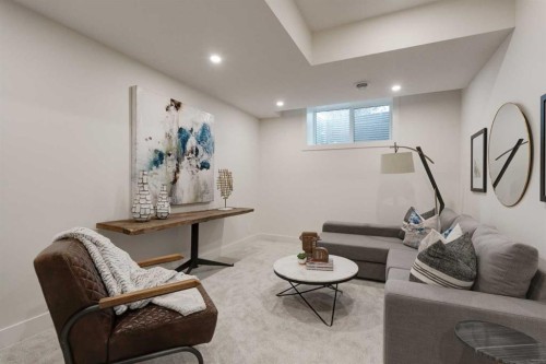 2810 35 Street Sw, Calgary, AB - Indoor