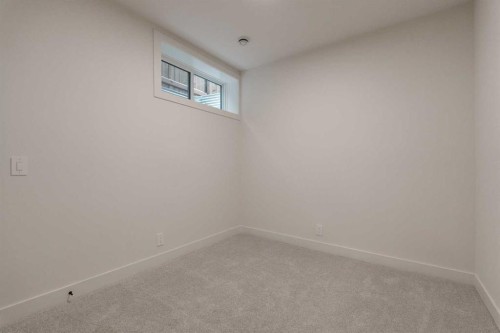 2810 35 Street Sw, Calgary, AB - Indoor Photo Showing Other Room