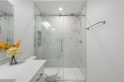 68 Masters Street Se, Calgary, AB - Indoor Photo Showing Bathroom