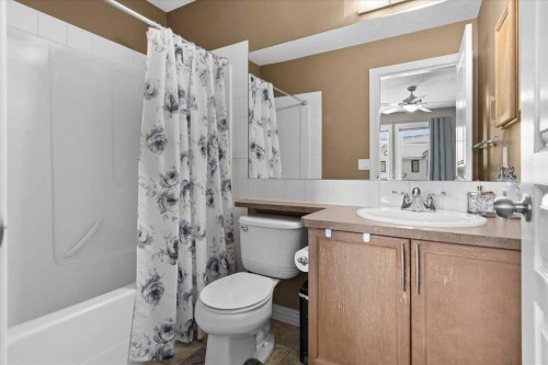 8910 Royal Oak Way Nw, Calgary, AB - Indoor Photo Showing Bathroom