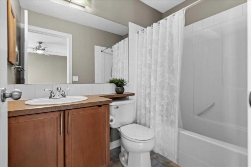8910 Royal Oak Way Nw, Calgary, AB - Indoor Photo Showing Bathroom