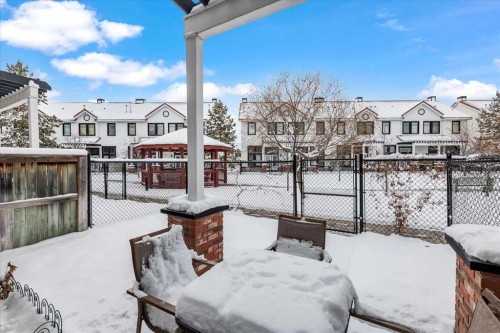 8910 Royal Oak Way Nw, Calgary, AB - Outdoor