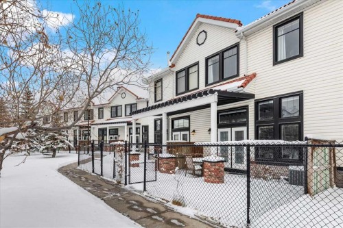 8910 Royal Oak Way Nw, Calgary, AB - Outdoor