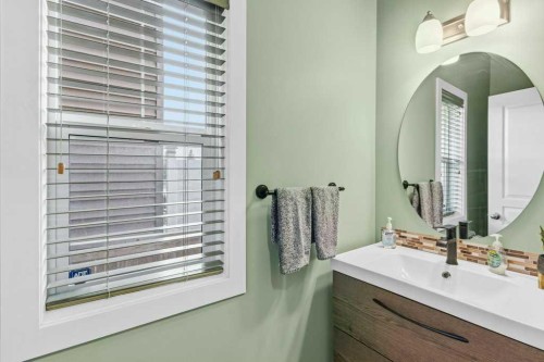 32 Royal Birch Park Nw, Calgary, AB - Indoor Photo Showing Bathroom