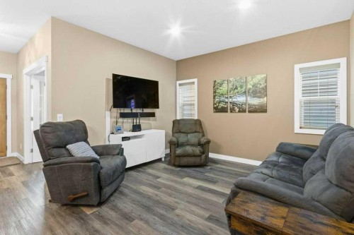 32 Royal Birch Park Nw, Calgary, AB - Indoor Photo Showing Living Room