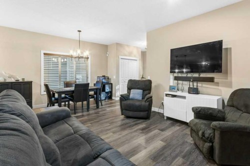 32 Royal Birch Park Nw, Calgary, AB - Indoor Photo Showing Living Room