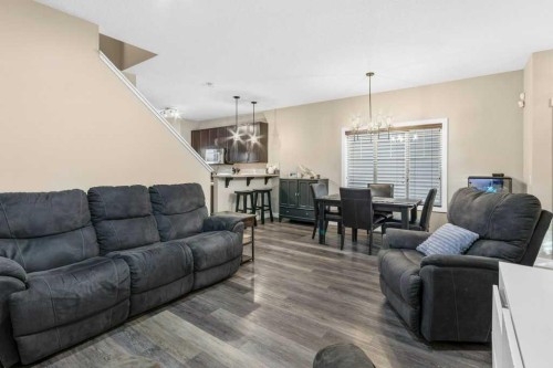 32 Royal Birch Park Nw, Calgary, AB - Indoor Photo Showing Living Room