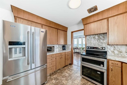 207 6A Avenue, Three Hills, AB - Indoor Photo Showing Kitchen