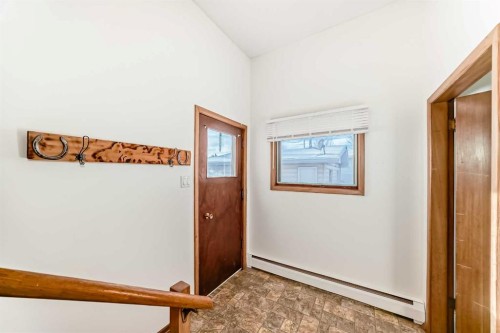 207 6A Avenue, Three Hills, AB - Indoor Photo Showing Other Room