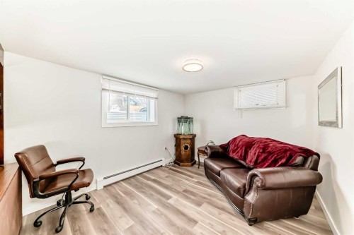 207 6A Avenue, Three Hills, AB - Indoor