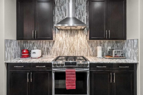47 Nolancliff Place Nw, Calgary, AB - Indoor Photo Showing Kitchen