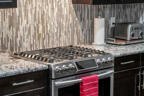 47 Nolancliff Place Nw, Calgary, AB - Indoor Photo Showing Kitchen With Upgraded Kitchen