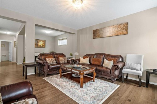 47 Nolancliff Place Nw, Calgary, AB - Indoor Photo Showing Living Room