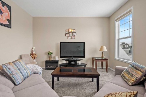 47 Nolancliff Place Nw, Calgary, AB - Indoor Photo Showing Living Room