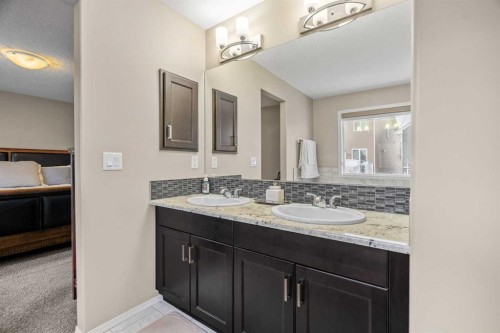 47 Nolancliff Place Nw, Calgary, AB - Indoor Photo Showing Bathroom