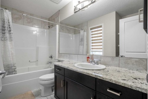 47 Nolancliff Place Nw, Calgary, AB - Indoor Photo Showing Bathroom