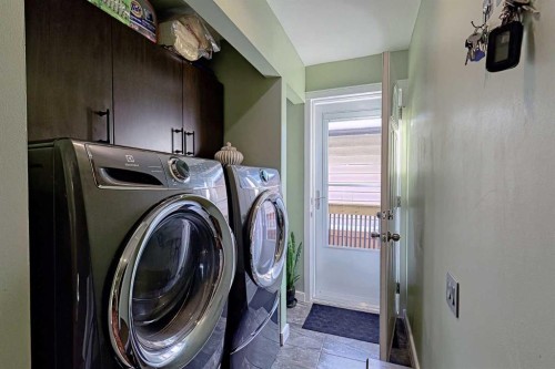4728 Rundlehorn Drive Ne, Calgary, AB - Indoor Photo Showing Laundry Room
