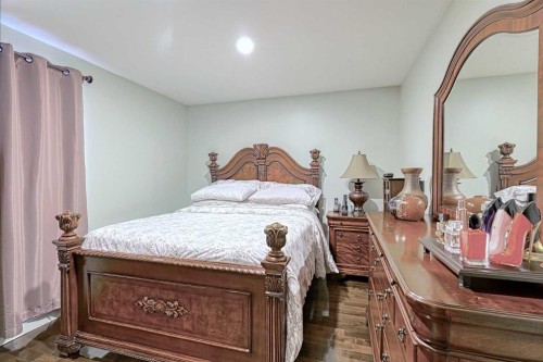 4728 Rundlehorn Drive Ne, Calgary, AB - Indoor Photo Showing Bedroom