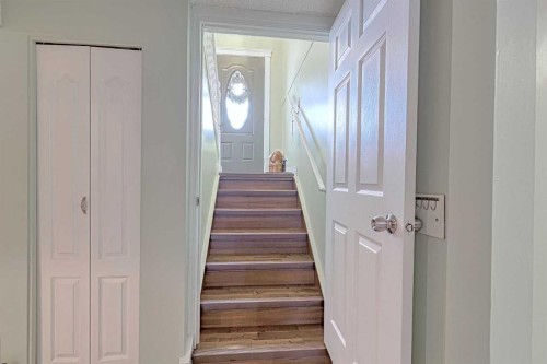 4728 Rundlehorn Drive Ne, Calgary, AB - Indoor Photo Showing Other Room