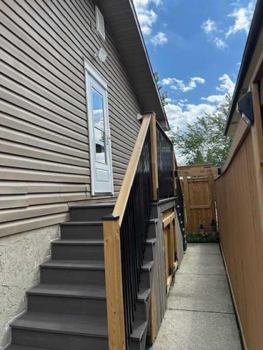 4728 Rundlehorn Drive Ne, Calgary, AB - Outdoor With Exterior