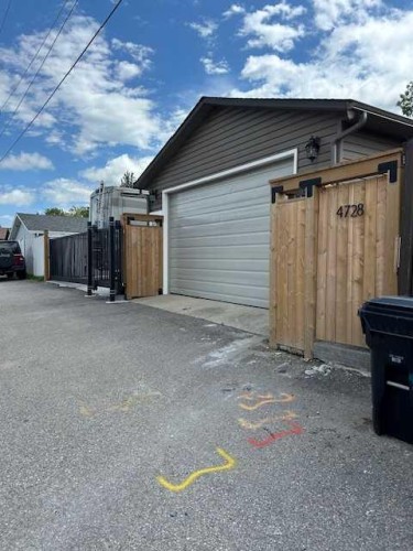 4728 Rundlehorn Drive Ne, Calgary, AB - Outdoor