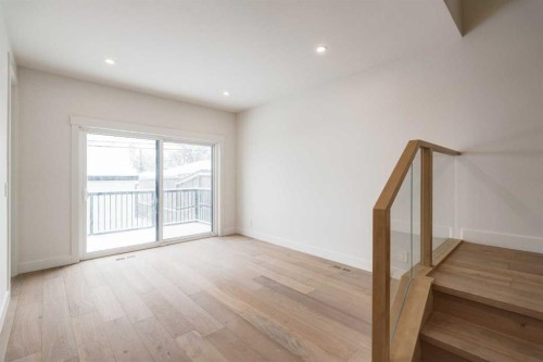 2812 35 Street Sw, Calgary, AB - Indoor Photo Showing Other Room