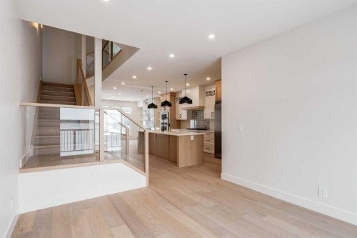 2812 35 Street Sw, Calgary, AB - Indoor