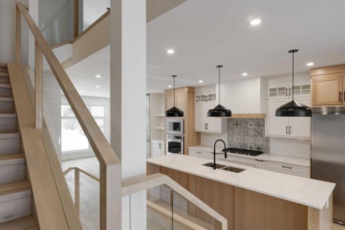 2812 35 Street Sw, Calgary, AB - Indoor Photo Showing Kitchen With Upgraded Kitchen