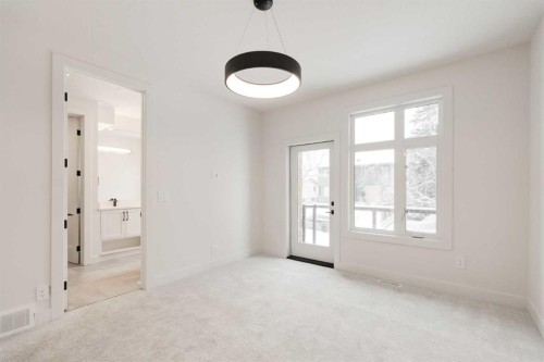 2812 35 Street Sw, Calgary, AB - Indoor Photo Showing Other Room