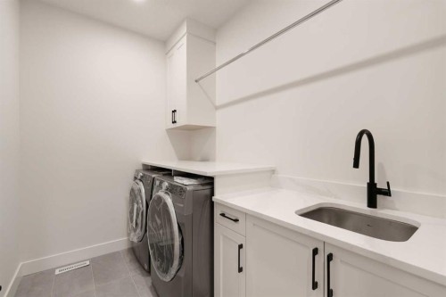 2812 35 Street Sw, Calgary, AB - Indoor Photo Showing Laundry Room