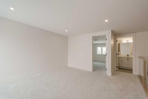 2812 35 Street Sw, Calgary, AB - Indoor Photo Showing Other Room