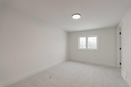 2812 35 Street Sw, Calgary, AB - Indoor Photo Showing Other Room
