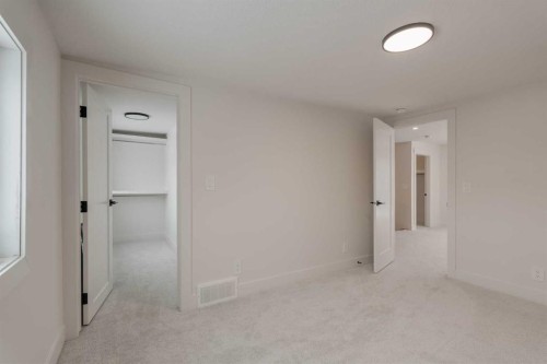 2812 35 Street Sw, Calgary, AB - Indoor Photo Showing Other Room