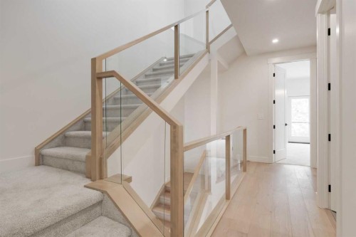 2812 35 Street Sw, Calgary, AB - Indoor Photo Showing Other Room